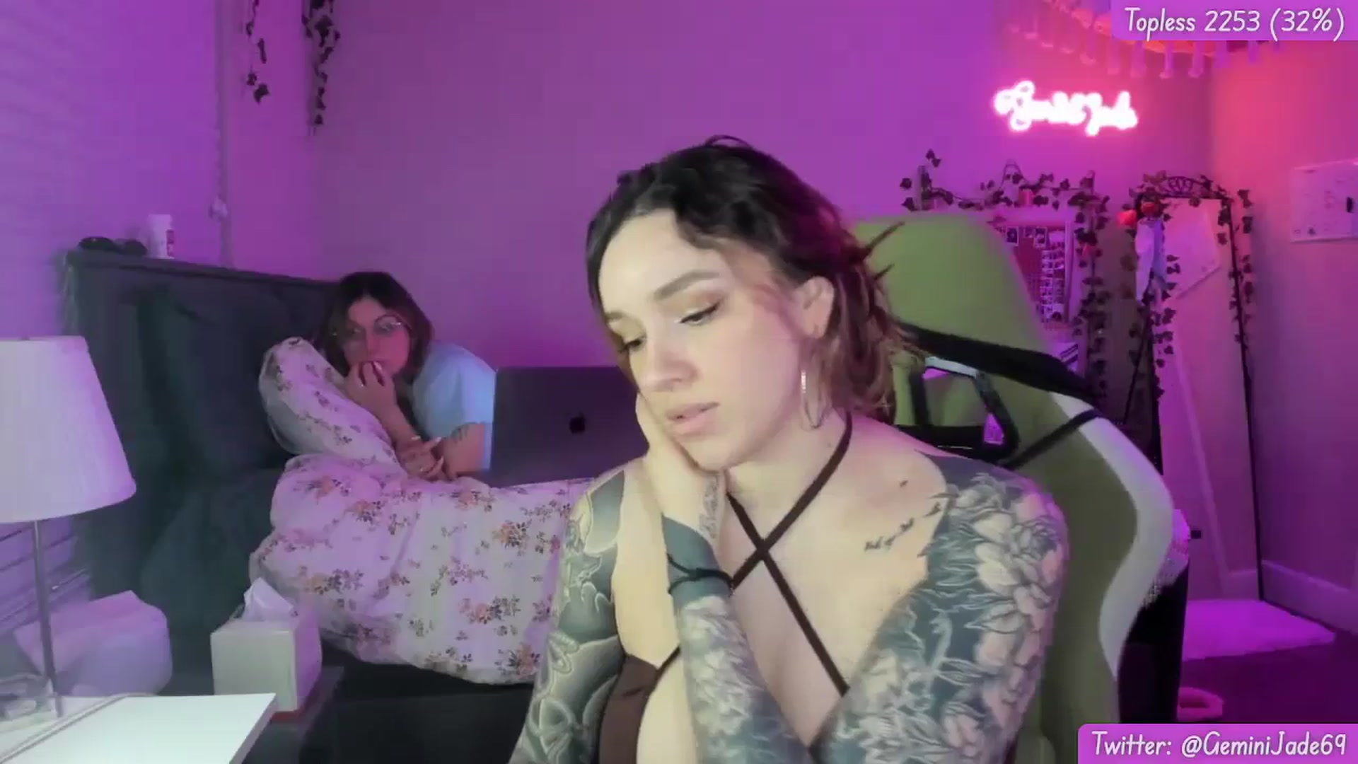 Gallery image thumbnail from GeminiJade69's myfreecams stream on, 02/23/2024, 08:12 image 4 of 20