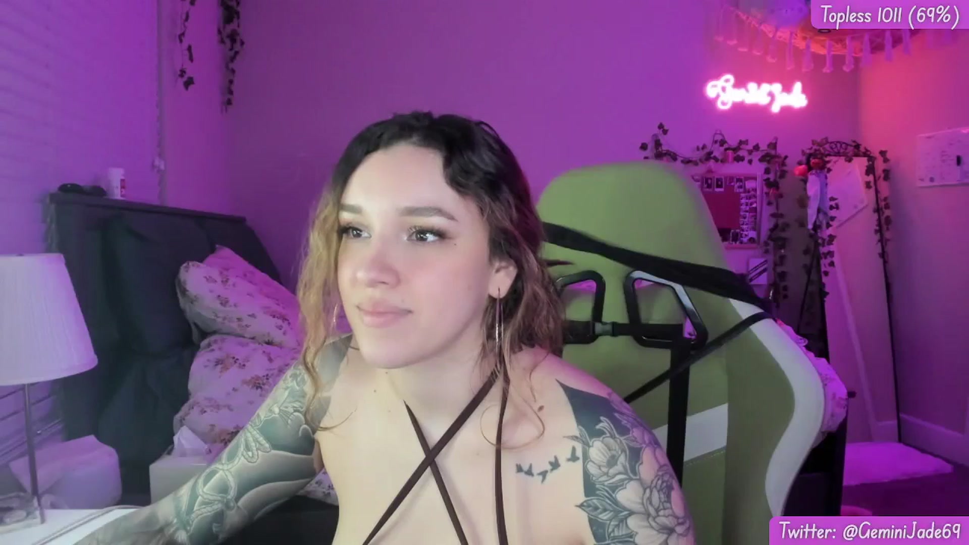 Gallery image thumbnail from GeminiJade69's myfreecams stream on, 02/23/2024, 09:40 image 4 of 20
