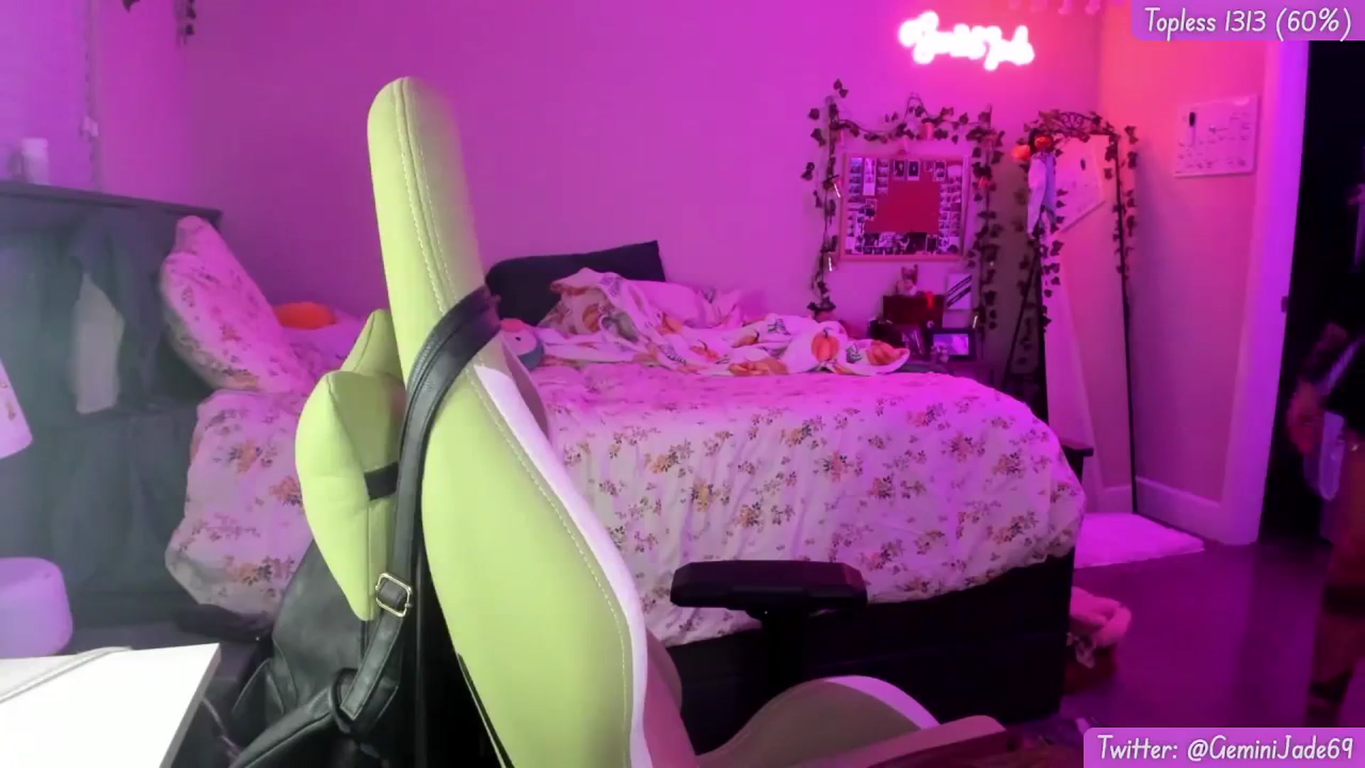 Gallery image thumbnail from GeminiJade69's myfreecams stream on, 03/07/2024, 10:06 image 20 of 20