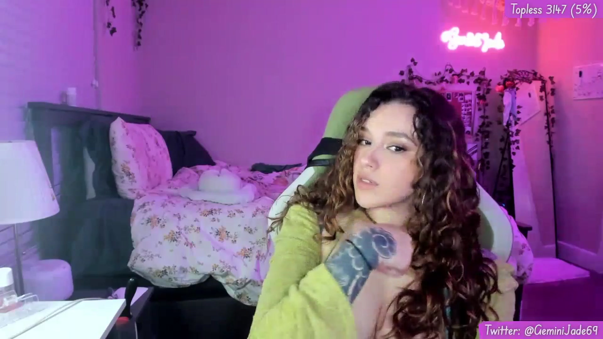 Gallery image thumbnail from GeminiJade69's myfreecams stream on, 03/09/2024, 08:18 image 12 of 20