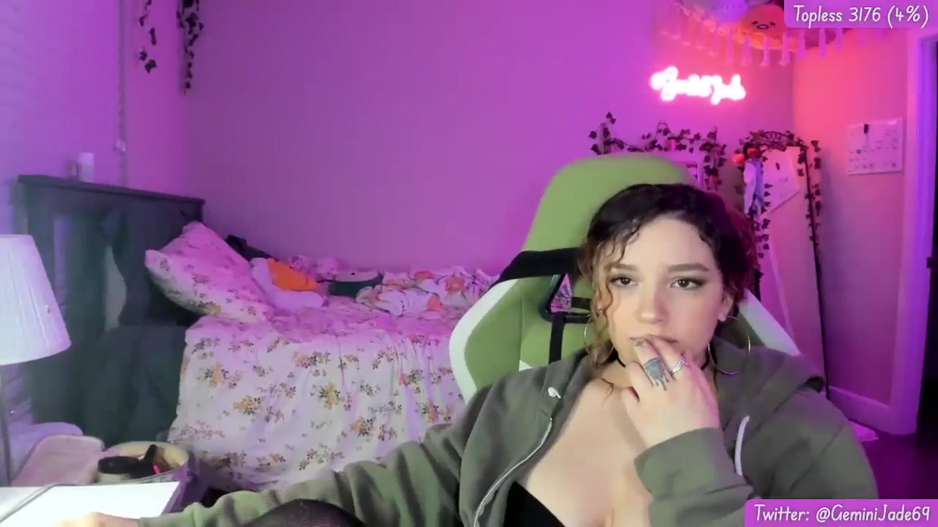 Gallery image thumbnail from GeminiJade69's myfreecams stream on, 03/11/2024, 06:56 image 11 of 20