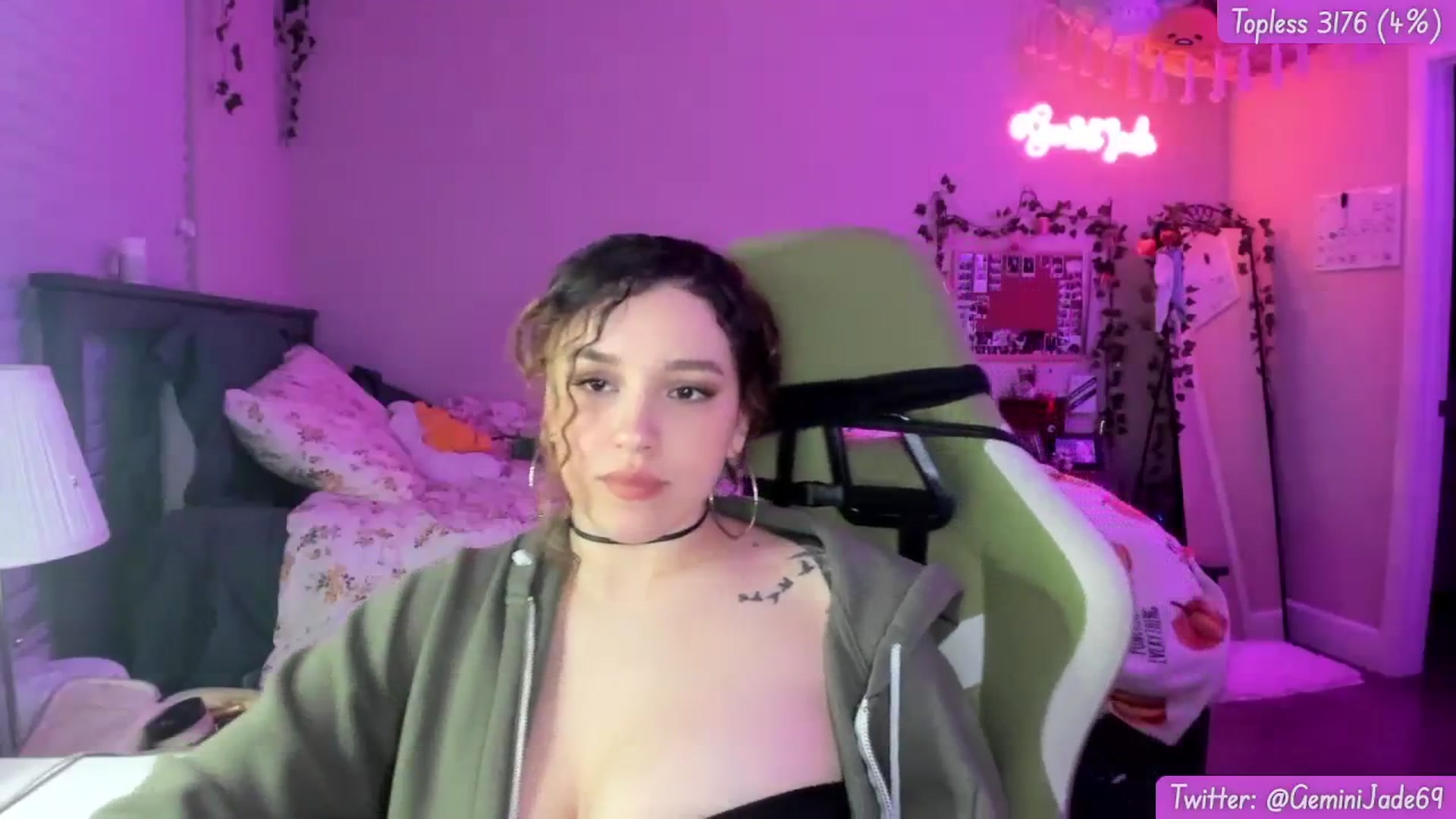 Gallery image thumbnail from GeminiJade69's myfreecams stream on, 03/11/2024, 06:56 image 15 of 20