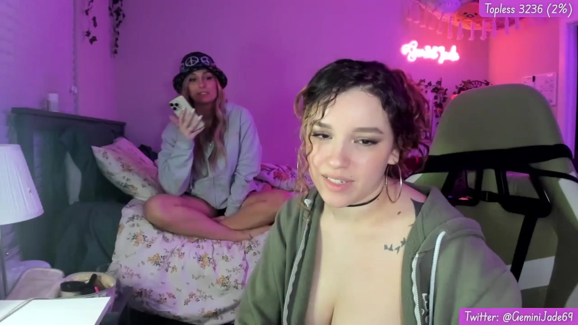 Gallery image thumbnail from GeminiJade69's myfreecams stream on, 03/11/2024, 06:56 image 4 of 20