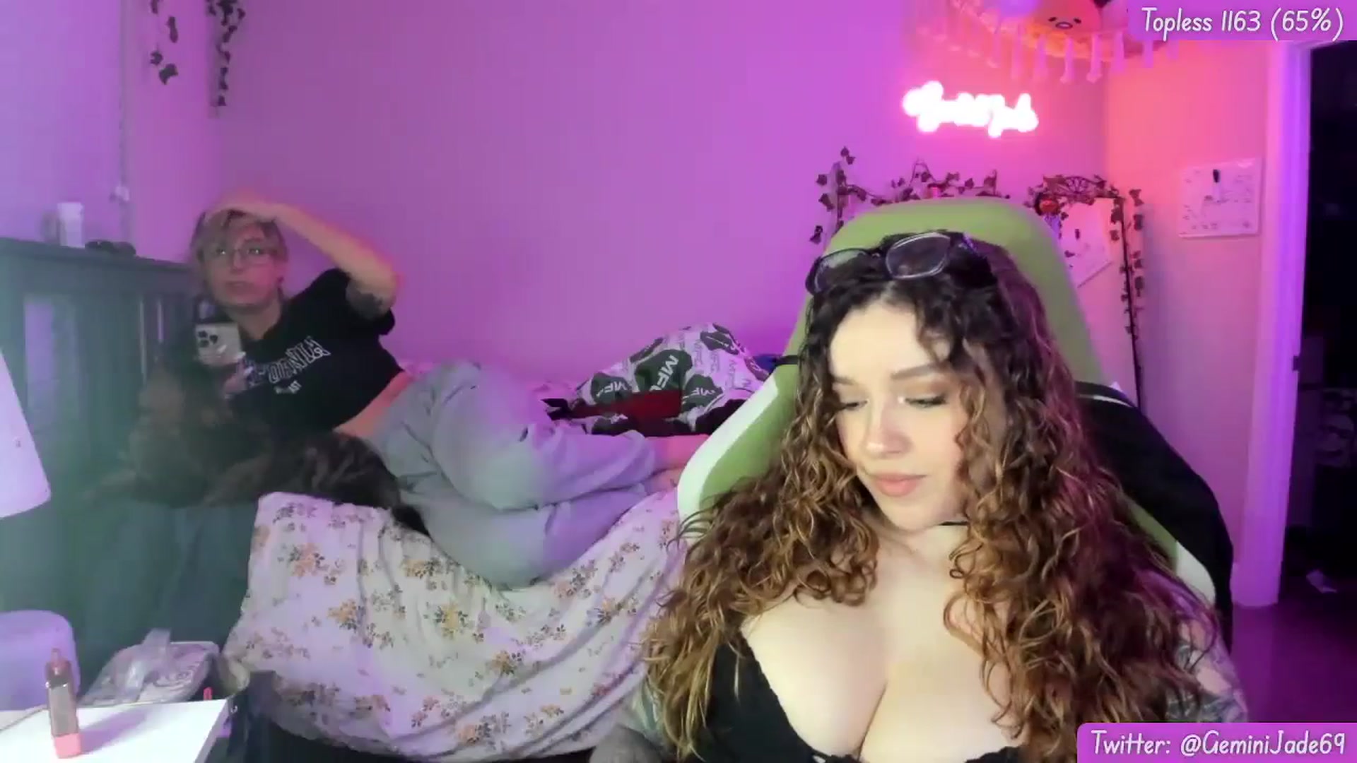 Gallery image thumbnail from GeminiJade69's myfreecams stream on, 03/13/2024, 08:35 image 7 of 20