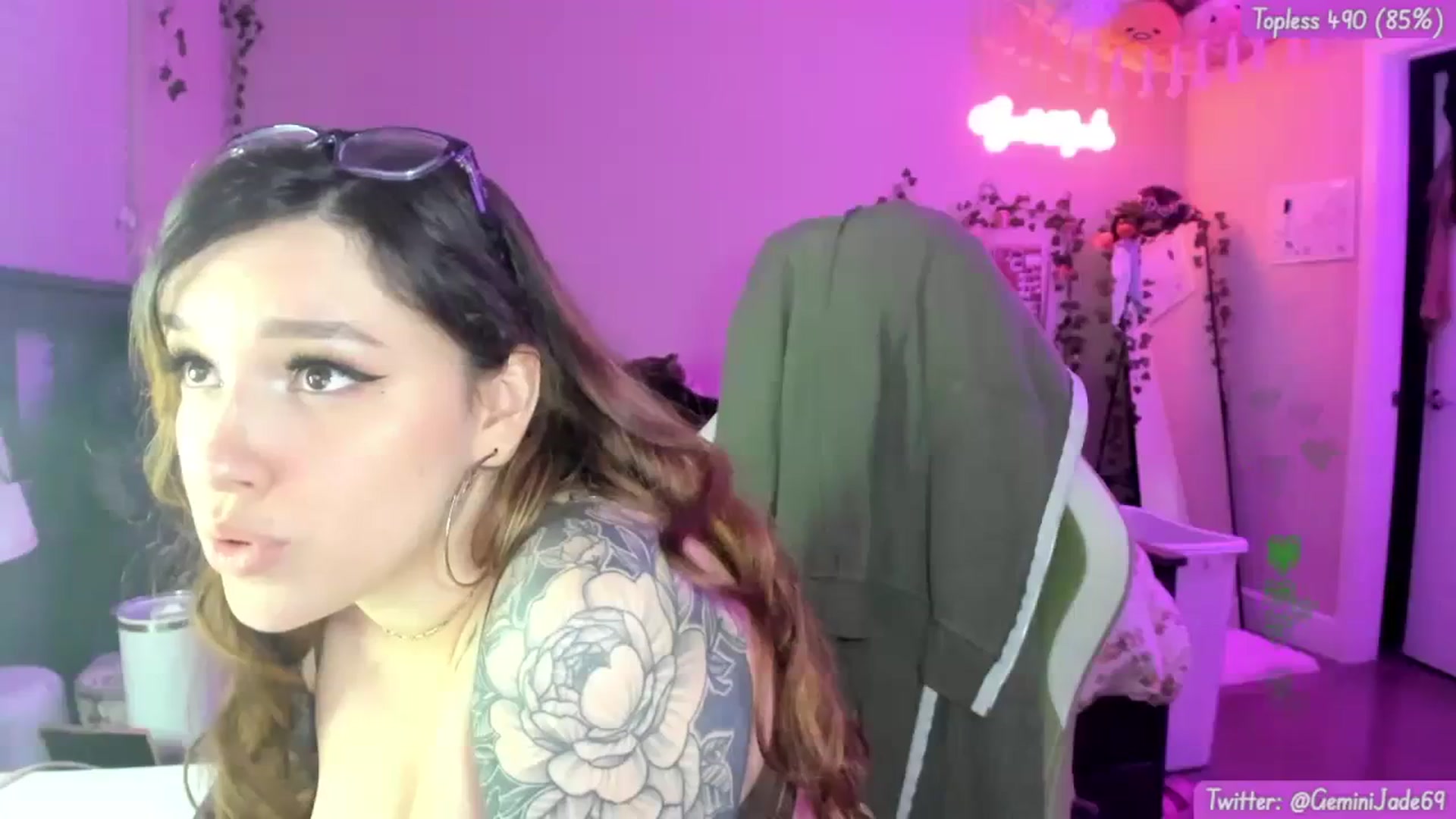 Gallery image thumbnail from GeminiJade69's myfreecams stream on, 03/19/2024, 08:51 image 9 of 20