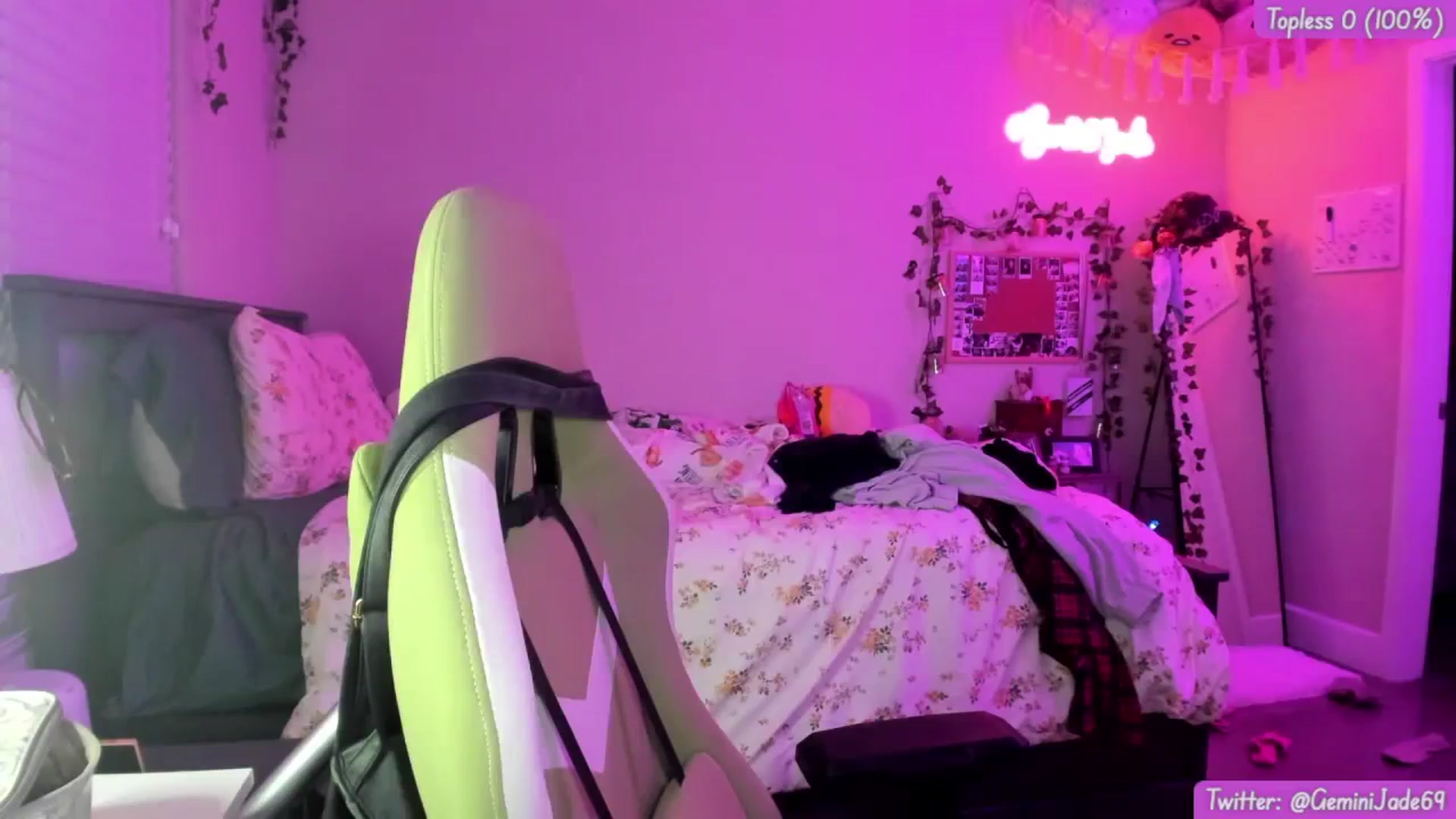 Gallery image thumbnail from GeminiJade69's myfreecams stream on, 03/21/2024, 09:07 image 2 of 20