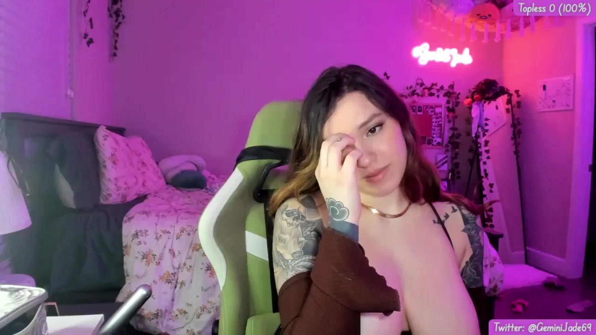 Gallery image thumbnail from GeminiJade69's myfreecams stream on, 03/21/2024, 09:07 image 10 of 20