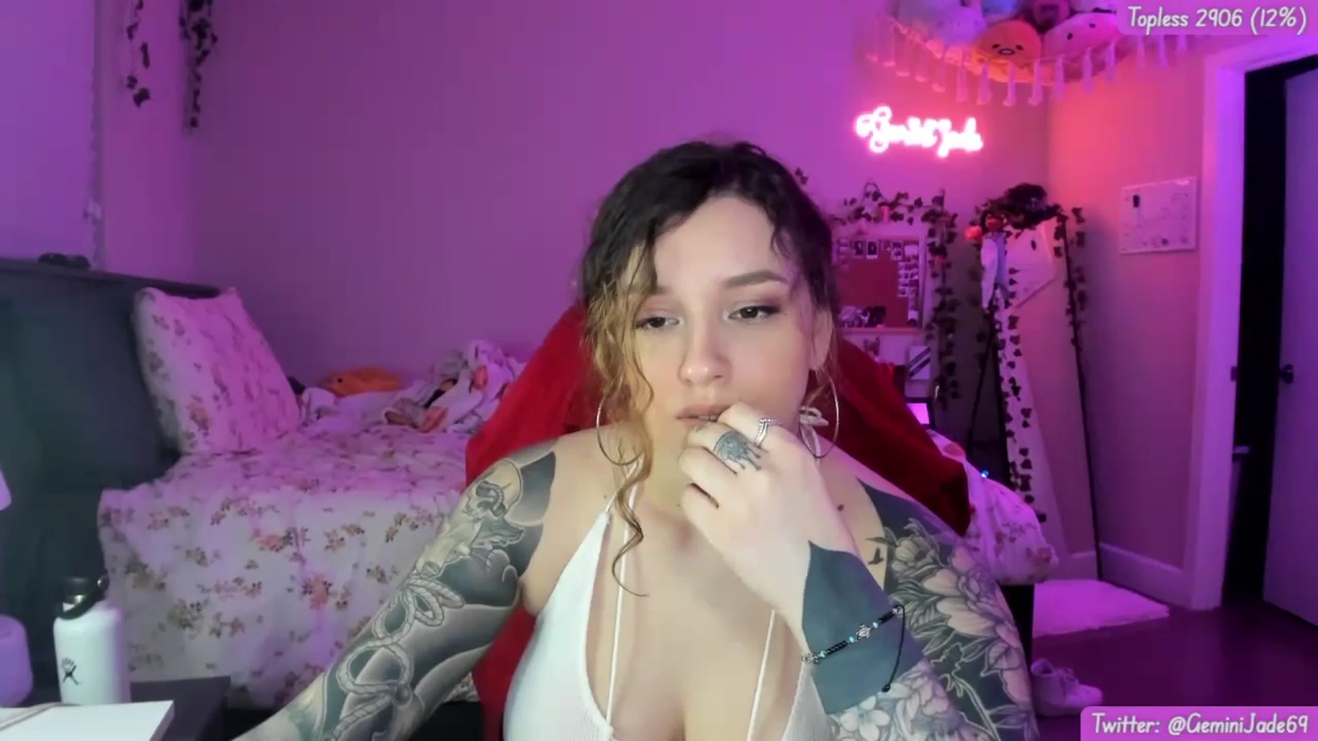 Gallery image thumbnail from GeminiJade69's myfreecams stream on, 03/29/2024, 08:45 image 3 of 20