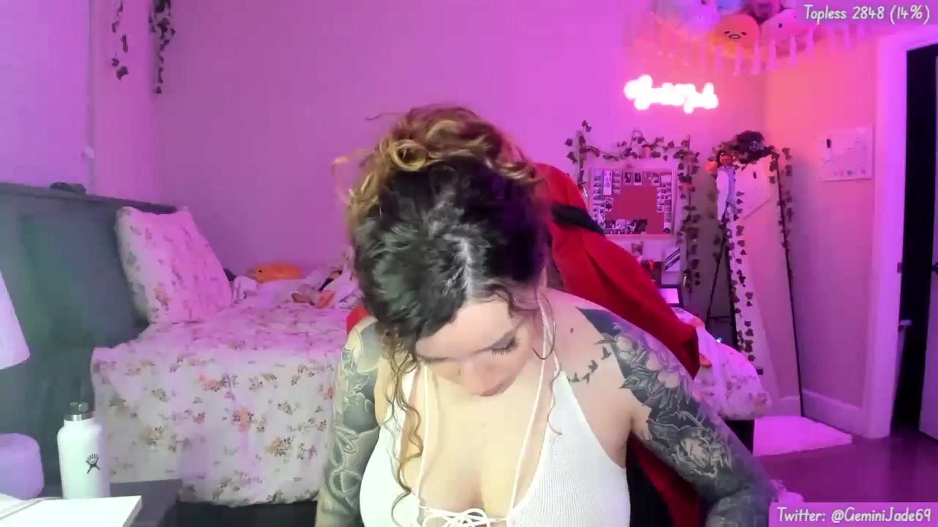Gallery image thumbnail from GeminiJade69's myfreecams stream on, 03/29/2024, 08:45 image 7 of 20