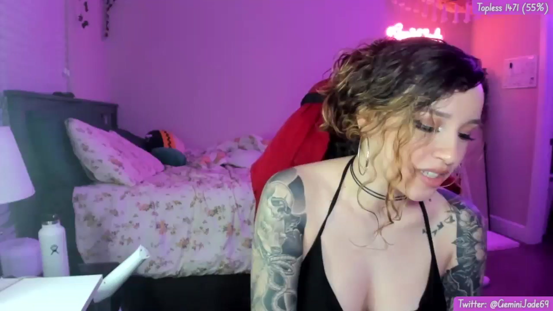 Gallery image thumbnail from GeminiJade69's myfreecams stream on, 03/30/2024, 08:30 image 16 of 20