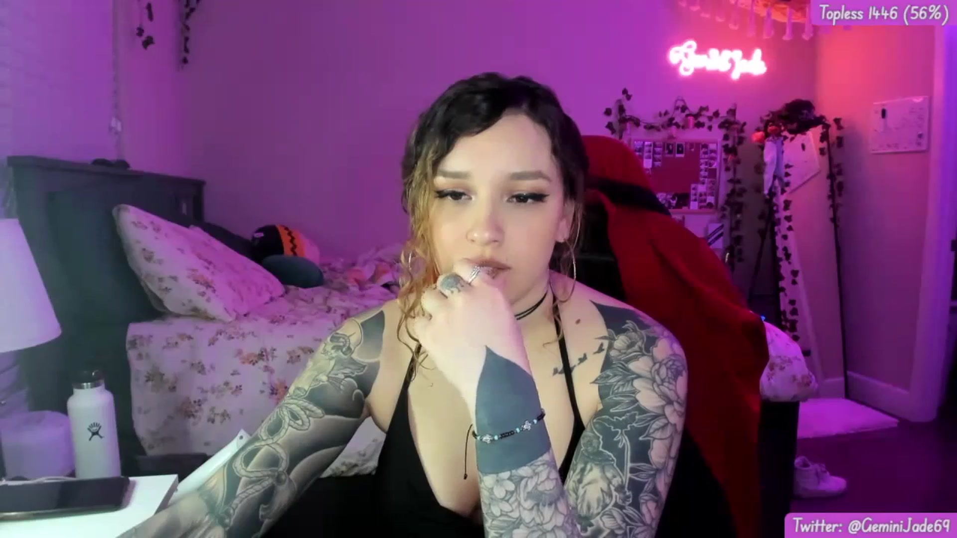 Gallery image thumbnail from GeminiJade69's myfreecams stream on, 03/30/2024, 08:30 image 20 of 20