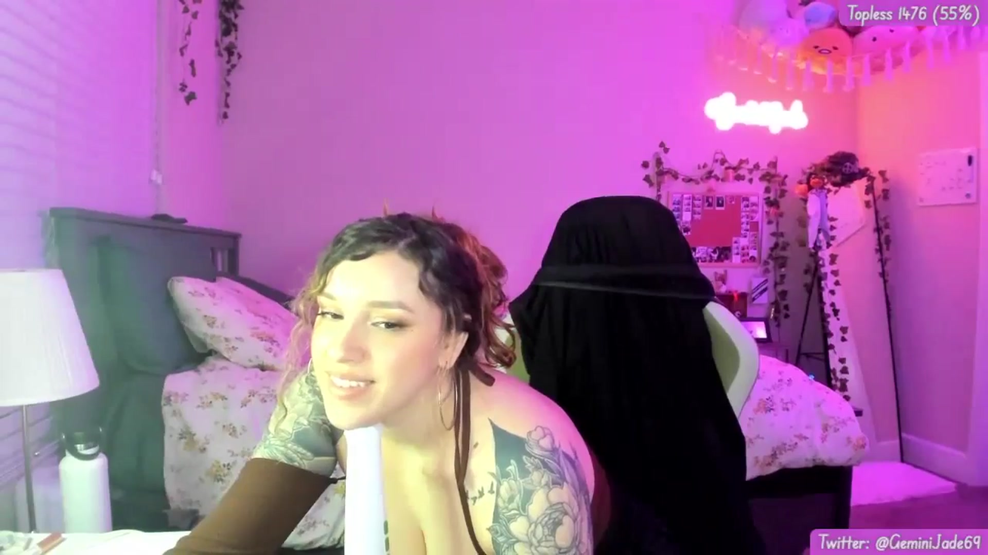 Gallery image thumbnail from GeminiJade69's myfreecams stream on, 04/01/2024, 07:41 image 2 of 20