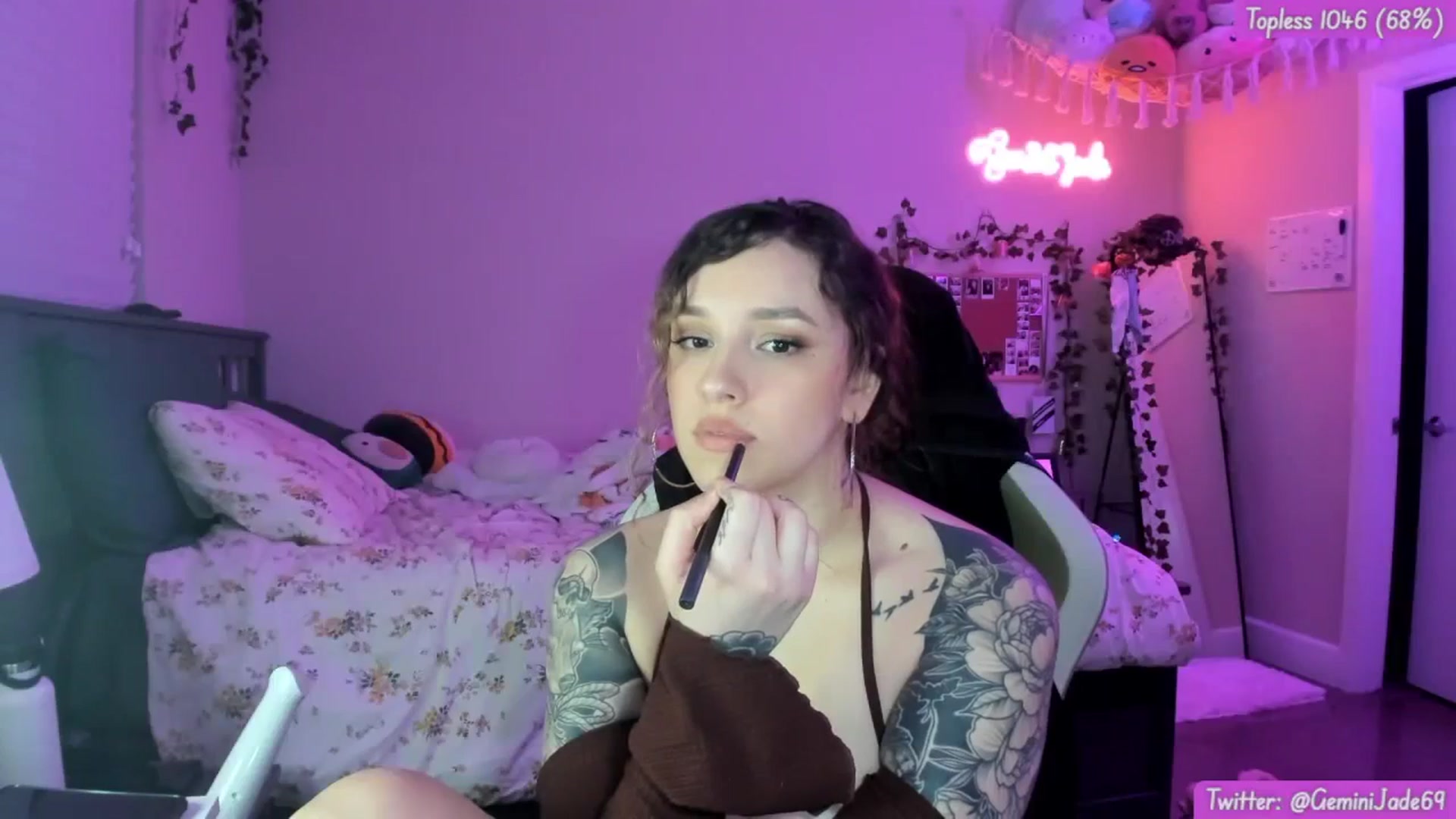 Gallery image thumbnail from GeminiJade69's myfreecams stream on, 04/01/2024, 07:41 image 18 of 20