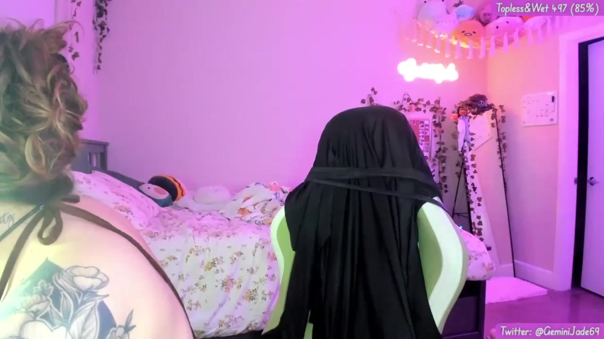 Gallery image thumbnail from GeminiJade69's myfreecams stream on, 04/01/2024, 08:39 image 6 of 20