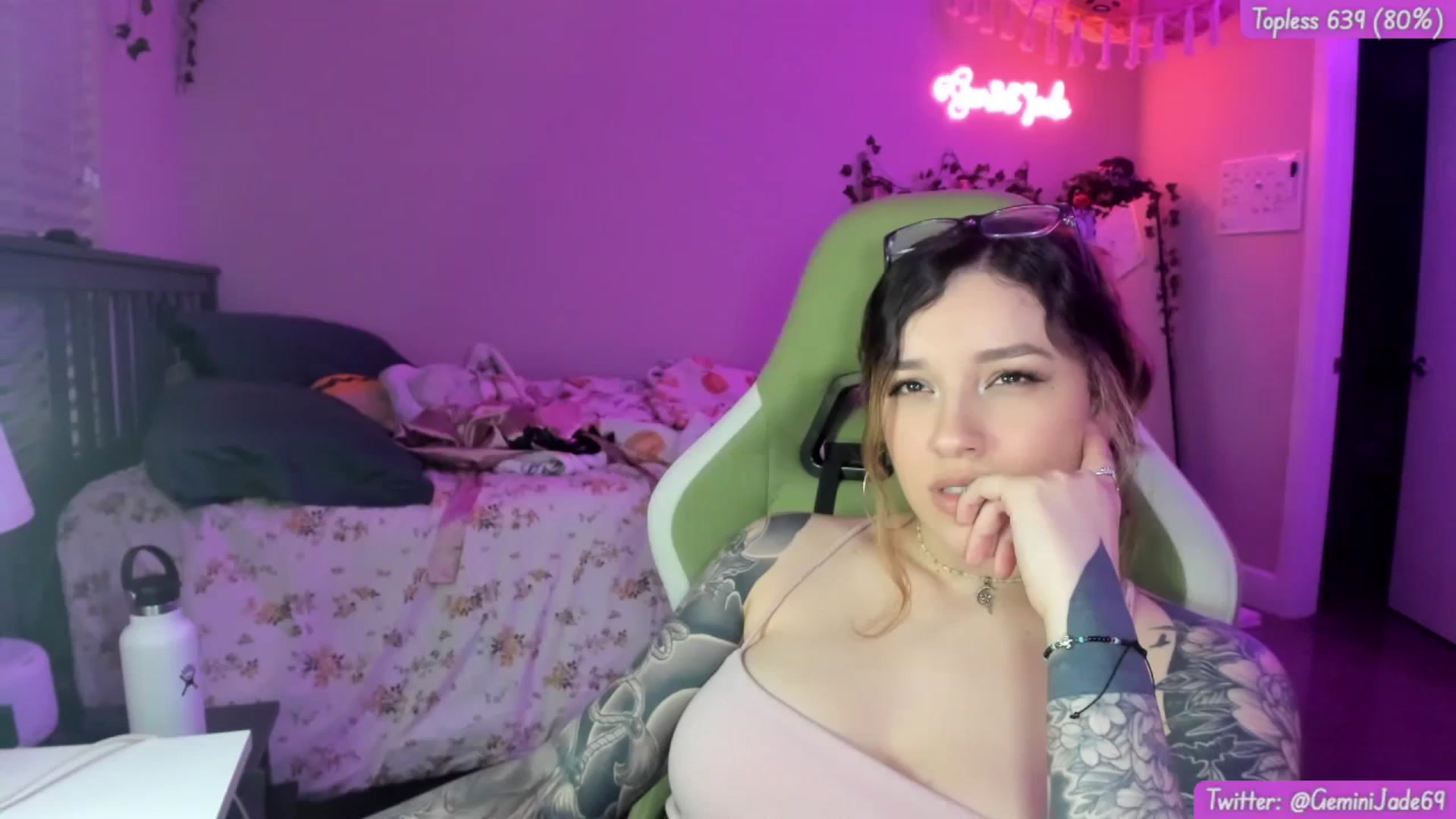 Gallery image thumbnail from GeminiJade69's myfreecams stream on, 04/08/2024, 08:09 image 16 of 20