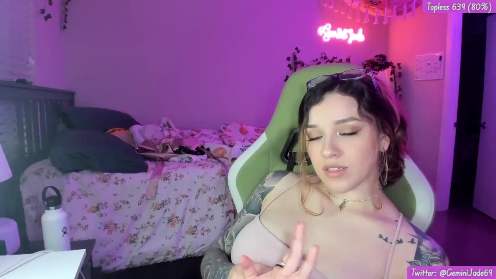 Gallery image thumbnail from GeminiJade69's myfreecams stream on, 04/08/2024, 08:09 image 14 of 20