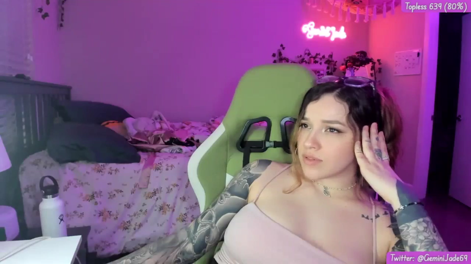 Gallery image thumbnail from GeminiJade69's myfreecams stream on, 04/08/2024, 08:09 image 17 of 20