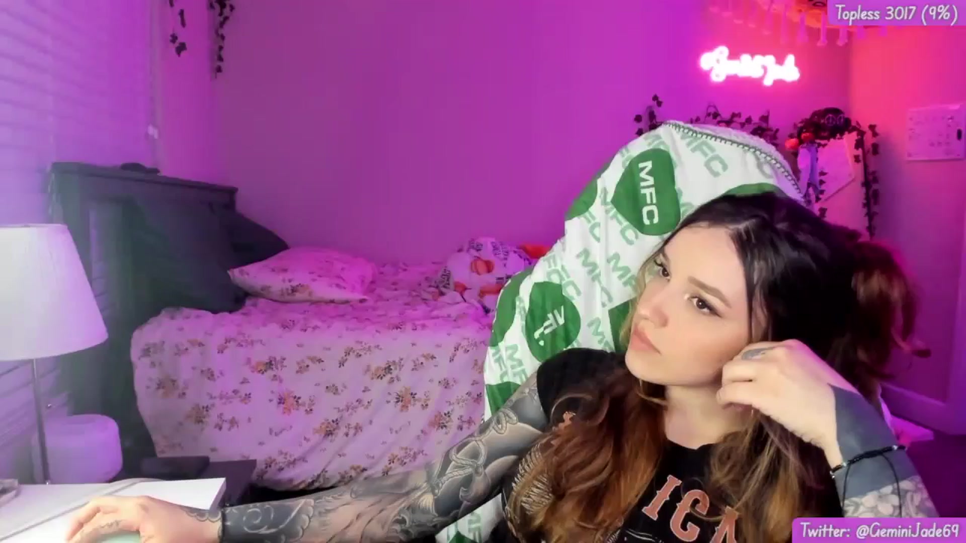Gallery image thumbnail from GeminiJade69's myfreecams stream on, 04/12/2024, 06:41 image 13 of 20