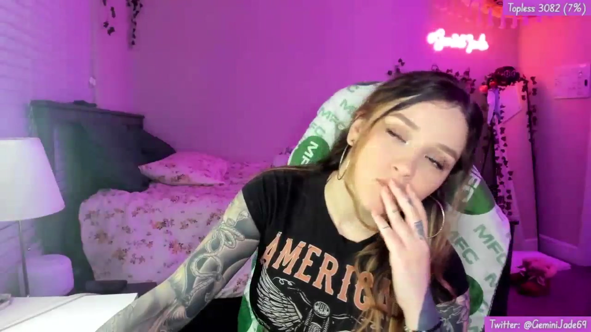 Gallery image thumbnail from GeminiJade69's myfreecams stream on, 04/12/2024, 06:41 image 4 of 20