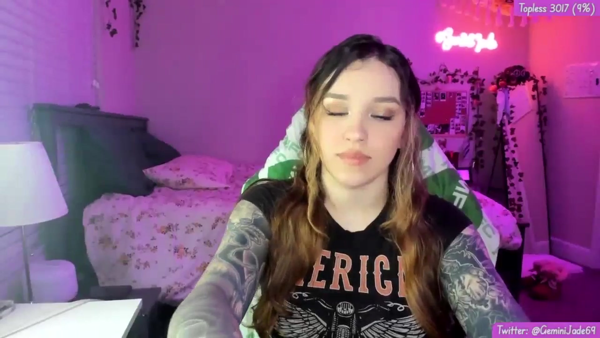 Gallery image thumbnail from GeminiJade69's myfreecams stream on, 04/12/2024, 06:41 image 10 of 20