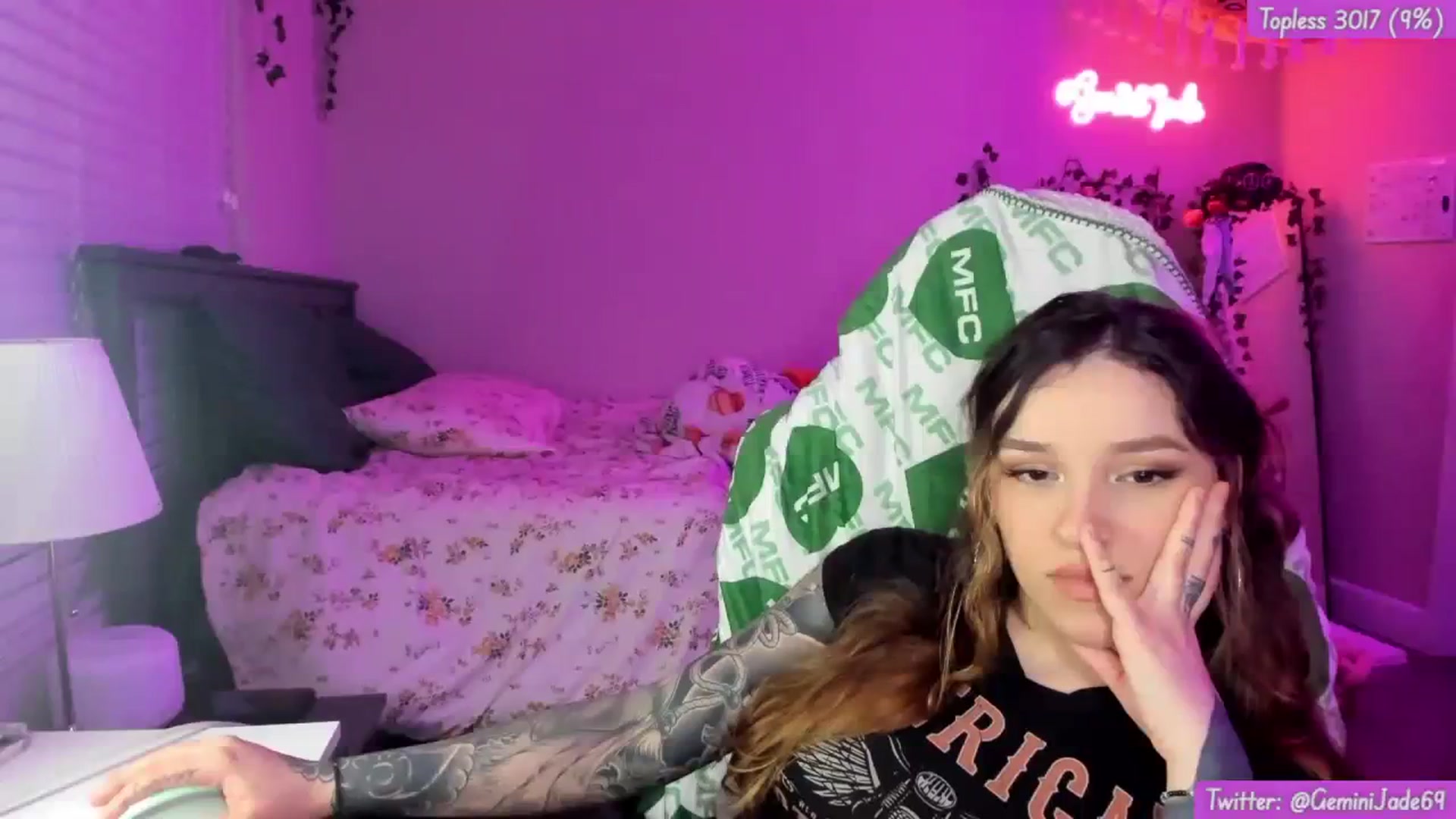 Gallery image thumbnail from GeminiJade69's myfreecams stream on, 04/12/2024, 06:41 image 15 of 20