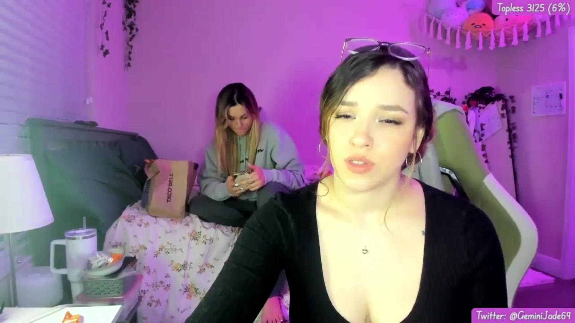Gallery image thumbnail from GeminiJade69's myfreecams stream on, 05/08/2024, 06:19 image 4 of 20