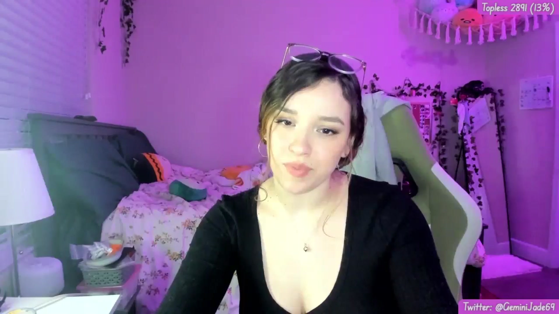 Gallery image thumbnail from GeminiJade69's myfreecams stream on, 05/08/2024, 06:19 image 8 of 20