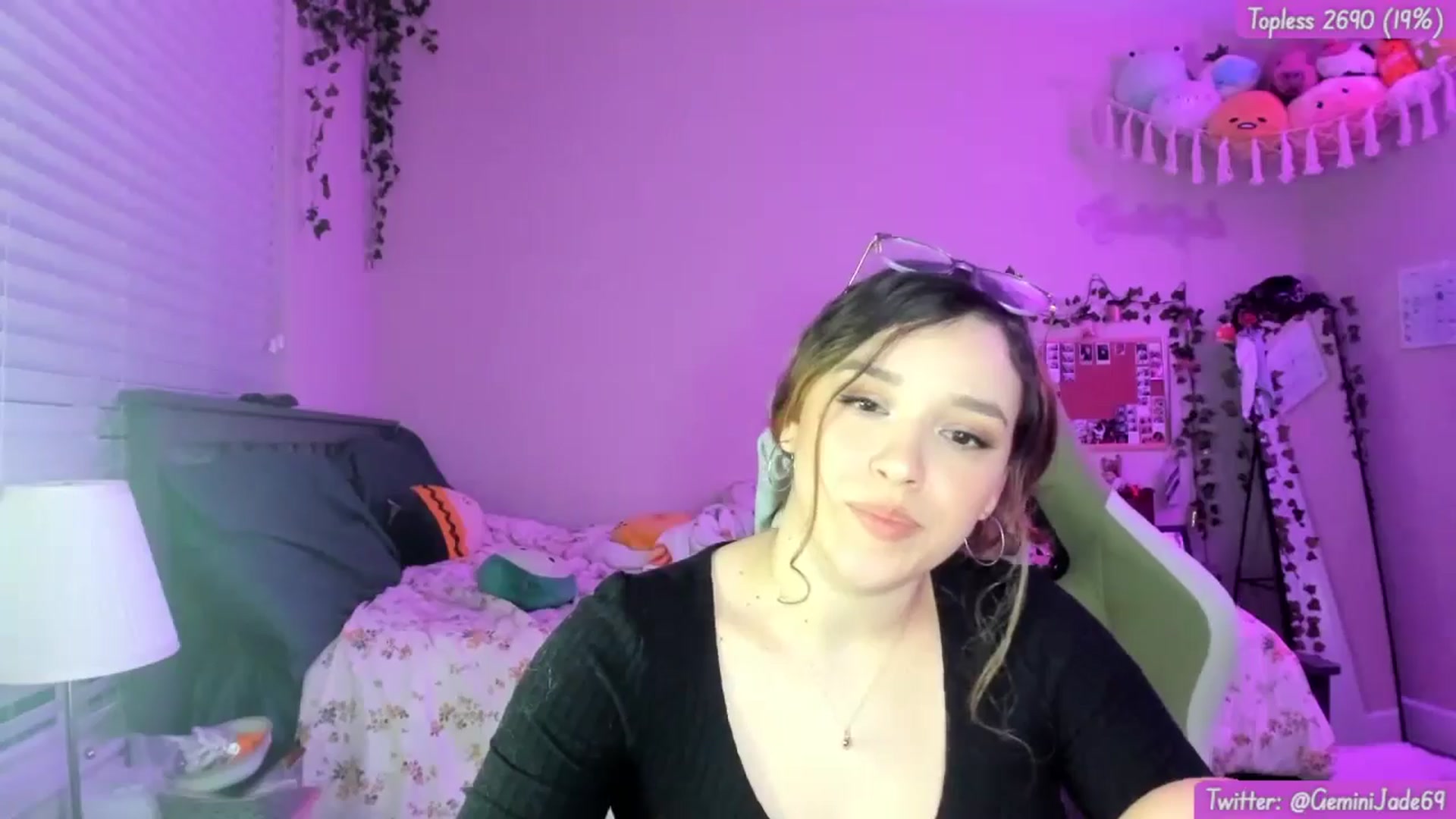 Gallery image thumbnail from GeminiJade69's myfreecams stream on, 05/08/2024, 06:19 image 17 of 20