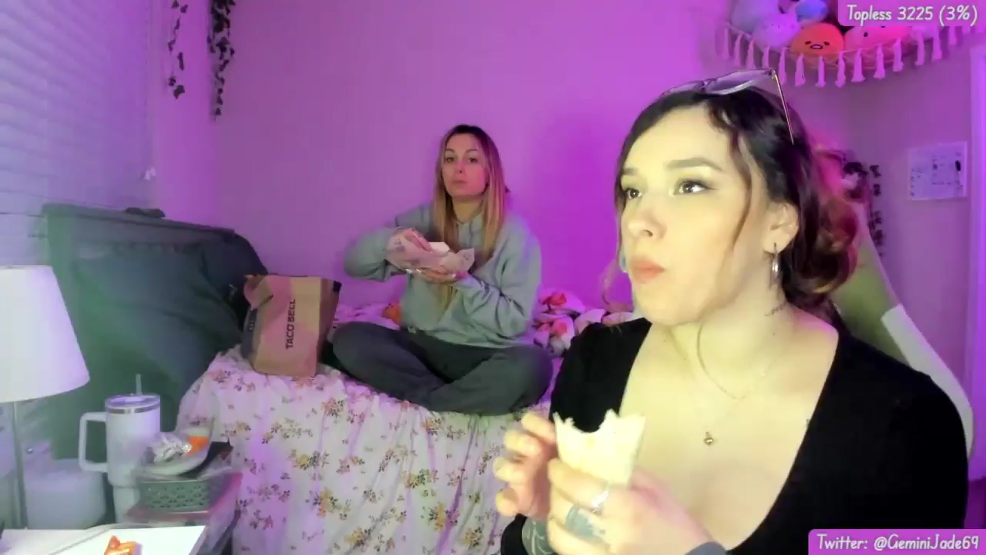 Gallery image thumbnail from GeminiJade69's myfreecams stream on, 05/08/2024, 06:19 image 1 of 20