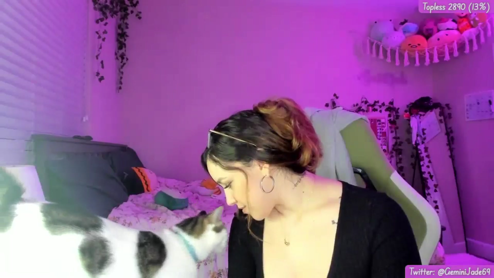 Gallery image thumbnail from GeminiJade69's myfreecams stream on, 05/08/2024, 06:19 image 11 of 20