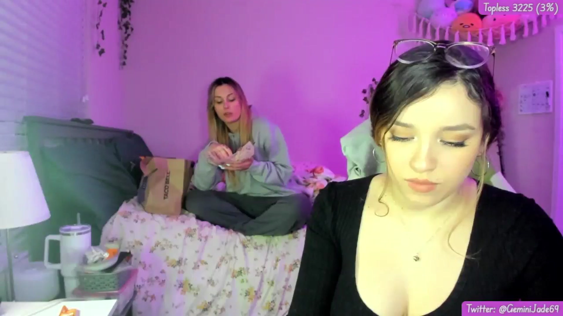 Gallery image thumbnail from GeminiJade69's myfreecams stream on, 05/08/2024, 06:19 image 2 of 20