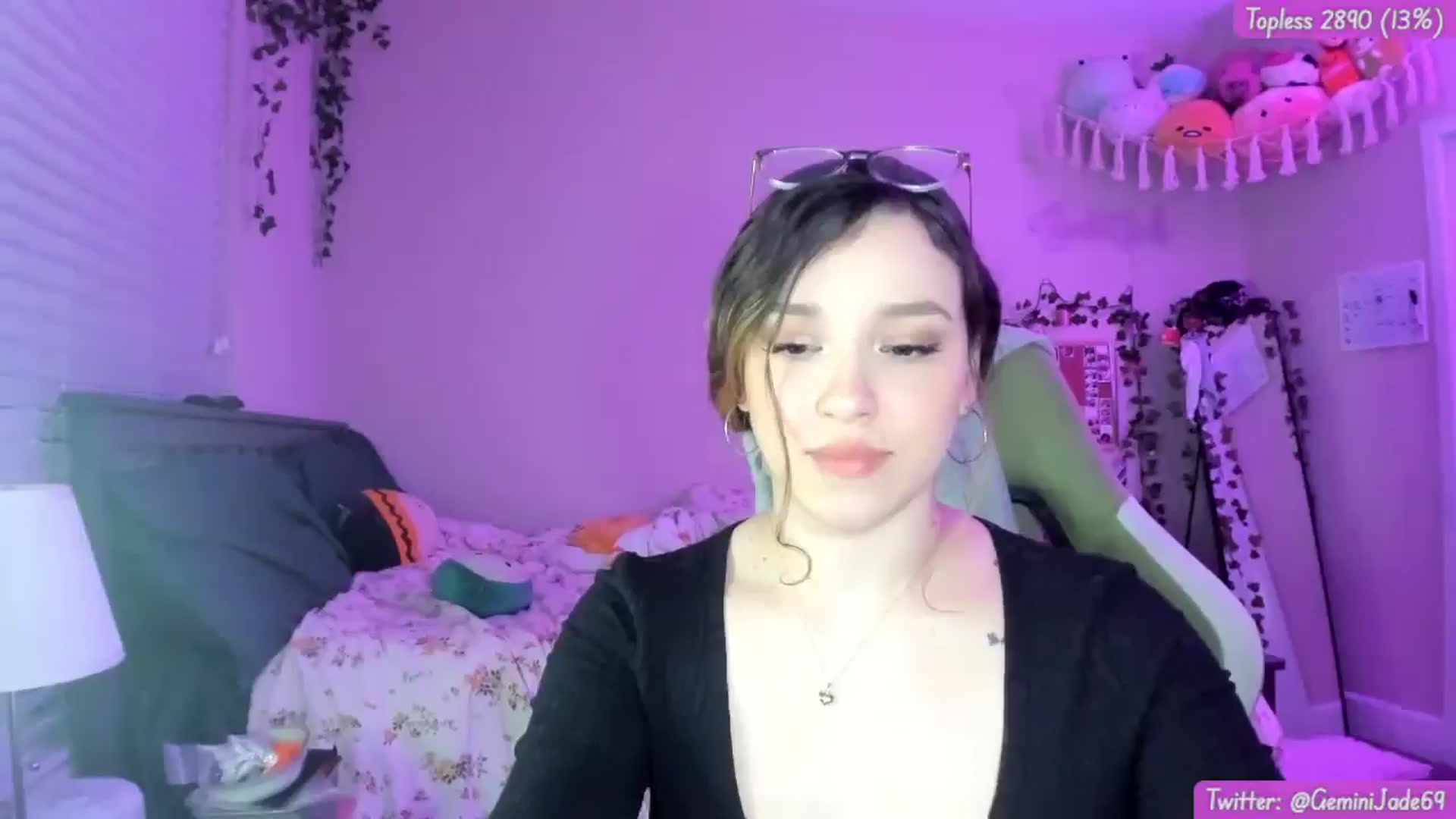 Gallery image thumbnail from GeminiJade69's myfreecams stream on, 05/08/2024, 06:19 image 10 of 20