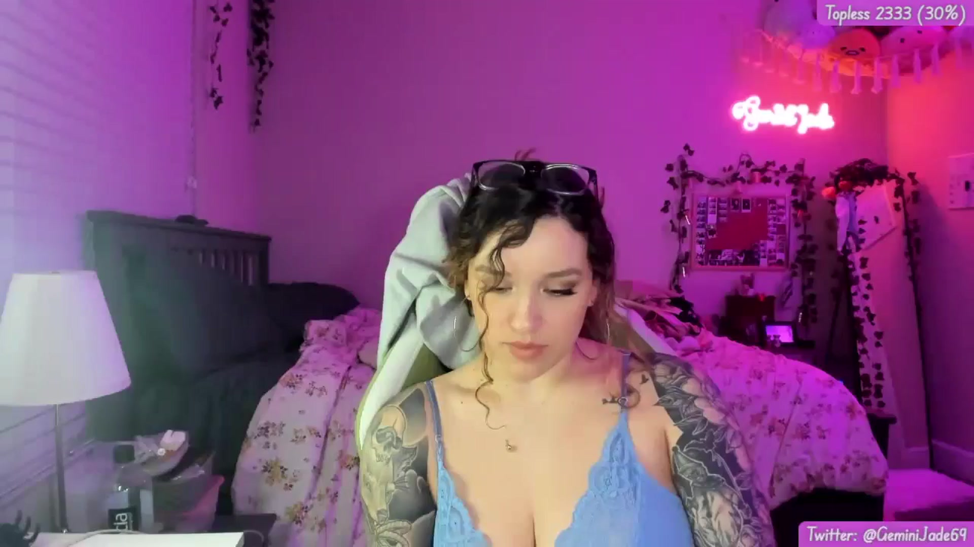 Gallery image thumbnail from GeminiJade69's myfreecams stream on, 05/09/2024, 06:33 image 15 of 20