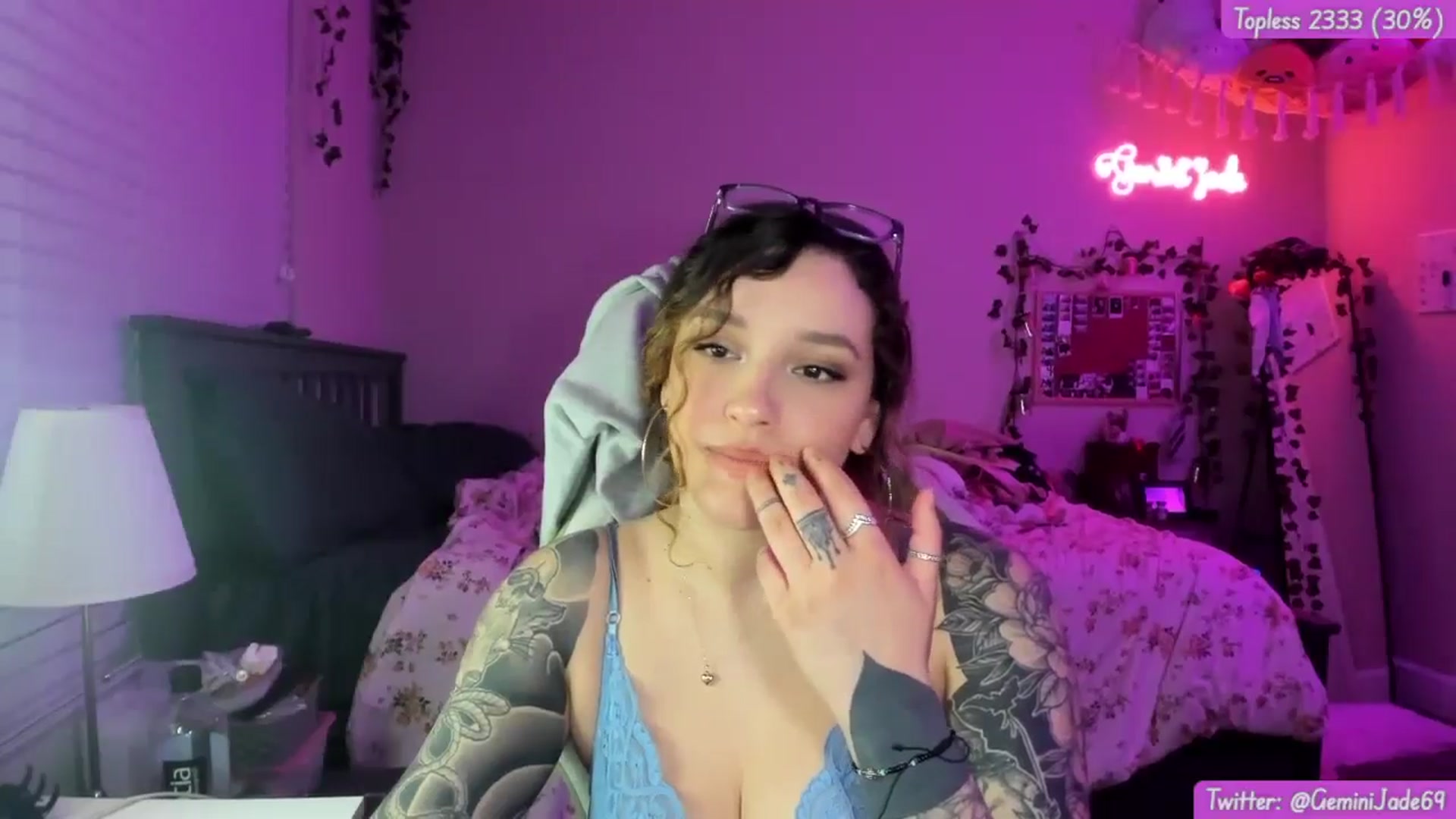 Gallery image thumbnail from GeminiJade69's myfreecams stream on, 05/09/2024, 06:33 image 17 of 20
