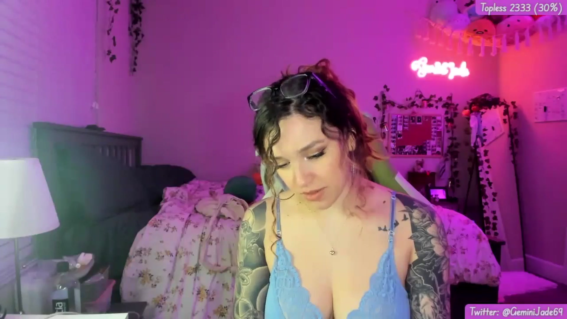 Gallery image thumbnail from GeminiJade69's myfreecams stream on, 05/09/2024, 06:33 image 9 of 20