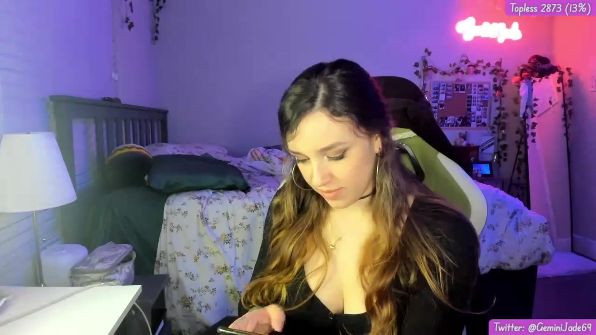 Gallery image thumbnail from GeminiJade69's myfreecams stream on, 05/20/2024, 07:45 image 19 of 20