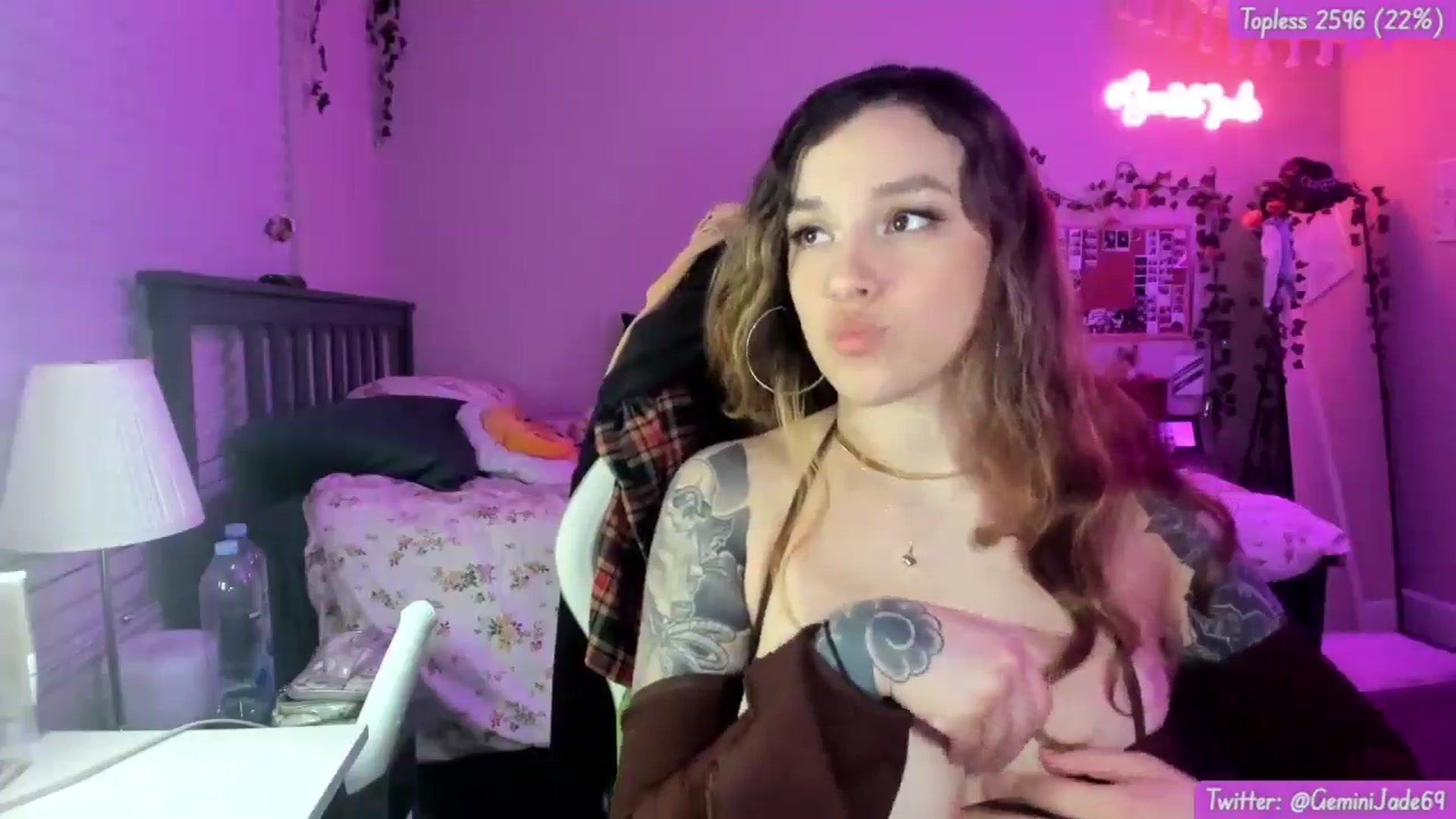 Gallery image thumbnail from GeminiJade69's myfreecams stream on, 05/21/2024, 07:46 image 9 of 20
