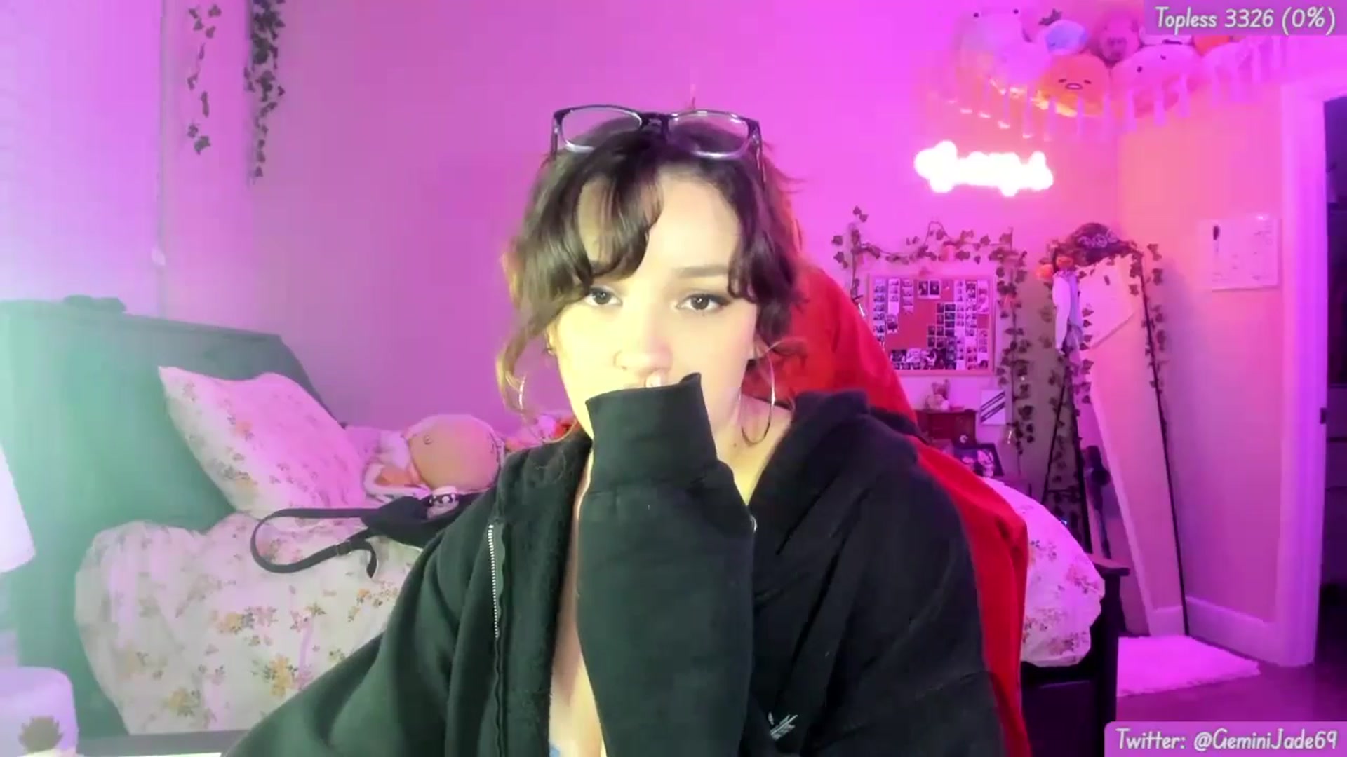 Gallery image thumbnail from GeminiJade69's myfreecams stream on, 06/07/2024, 05:18 image 16 of 20