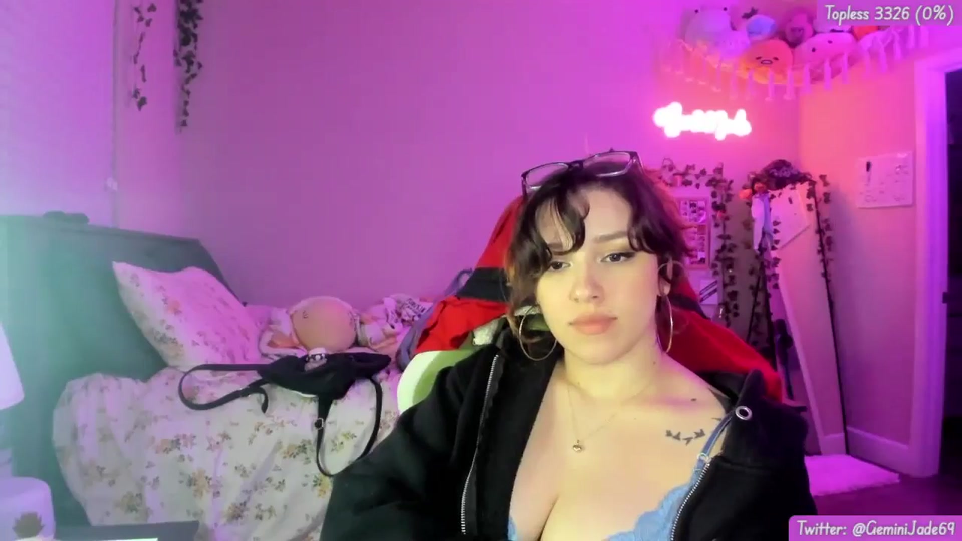 Gallery image thumbnail from GeminiJade69's myfreecams stream on, 06/07/2024, 05:18 image 13 of 20