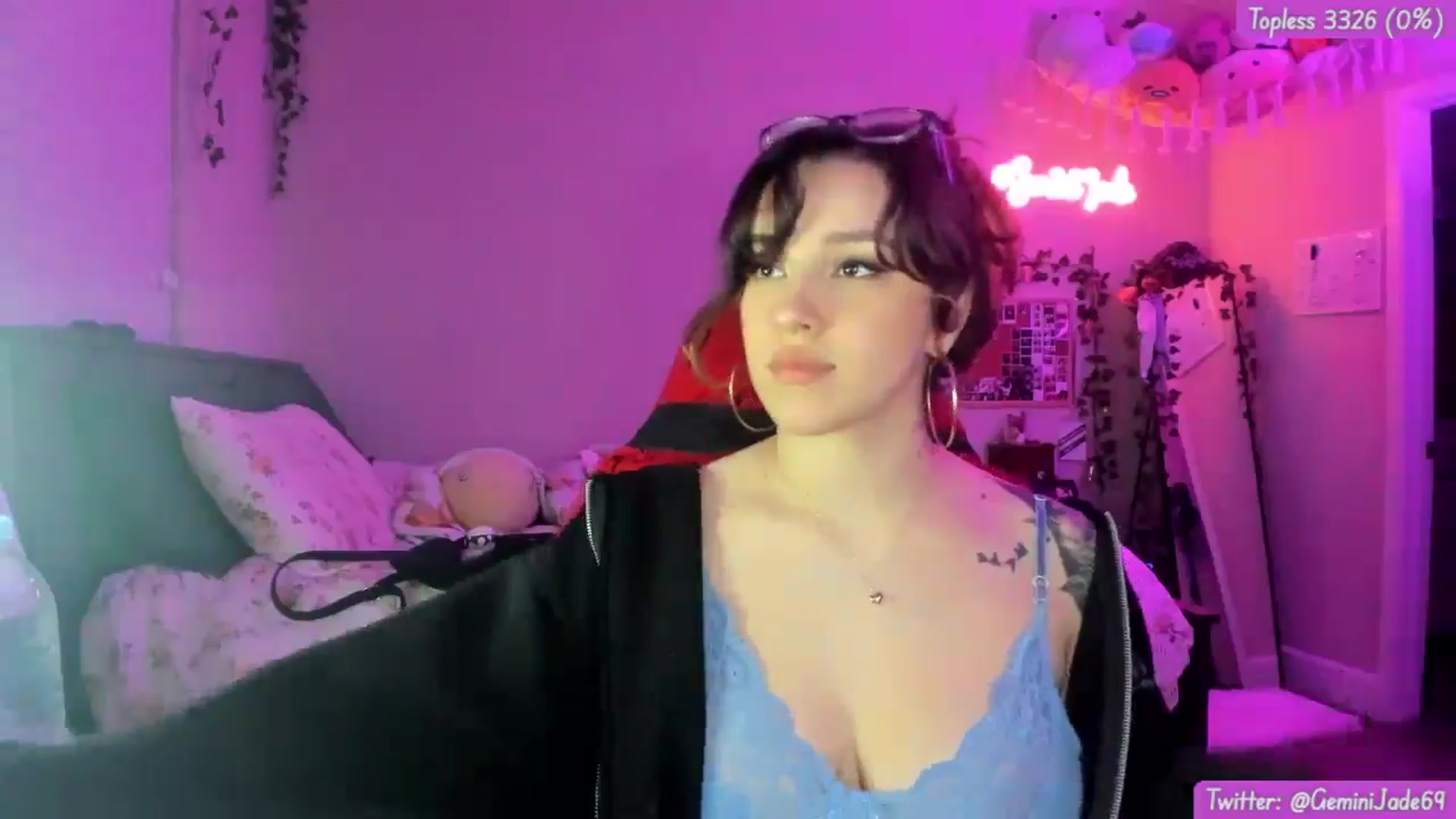 Gallery image thumbnail from GeminiJade69's myfreecams stream on, 06/07/2024, 05:18 image 10 of 20