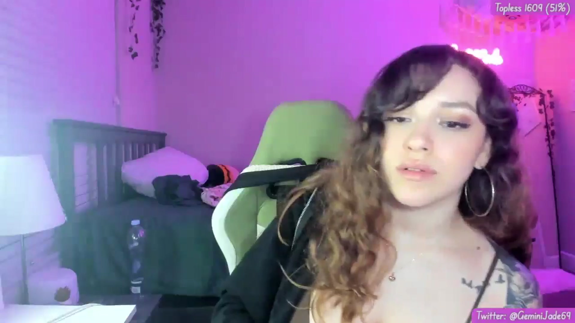 Gallery image thumbnail from GeminiJade69's myfreecams stream on, 06/17/2024, 07:18 image 19 of 20