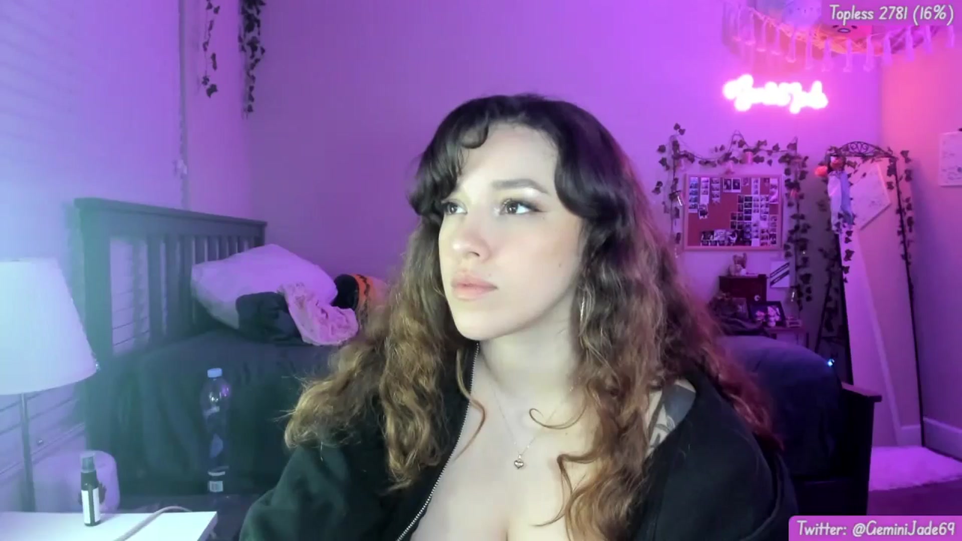 Gallery image thumbnail from GeminiJade69's myfreecams stream on, 06/17/2024, 07:18 image 6 of 20