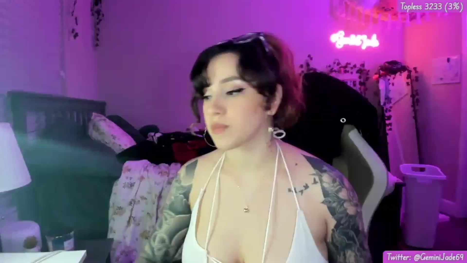 Gallery image thumbnail from GeminiJade69's myfreecams stream on, 06/26/2024, 05:10 image 11 of 20