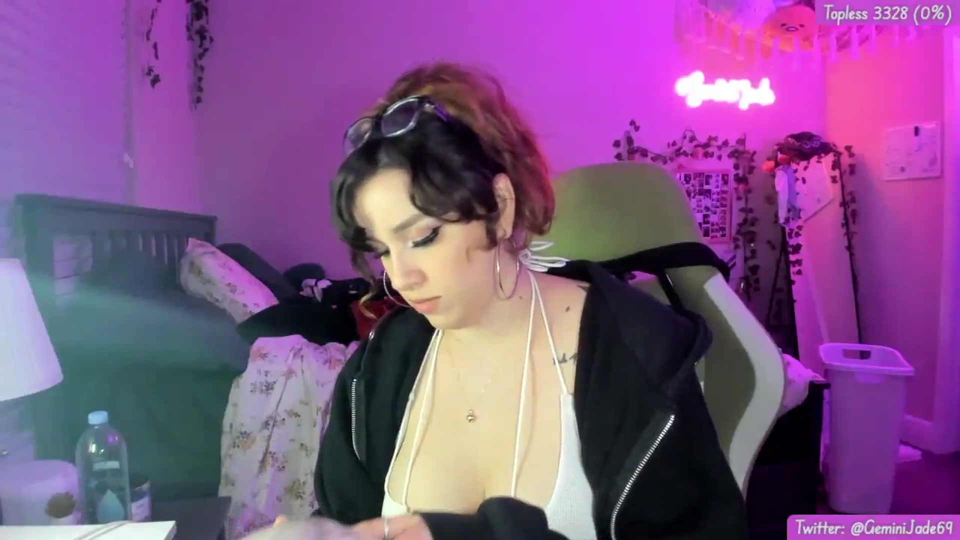 Gallery image thumbnail from GeminiJade69's myfreecams stream on, 06/26/2024, 05:10 image 7 of 20