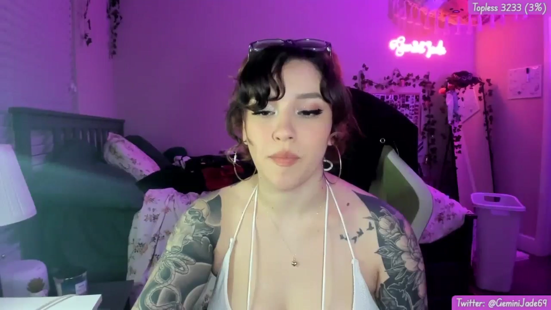Gallery image thumbnail from GeminiJade69's myfreecams stream on, 06/26/2024, 05:10 image 10 of 20