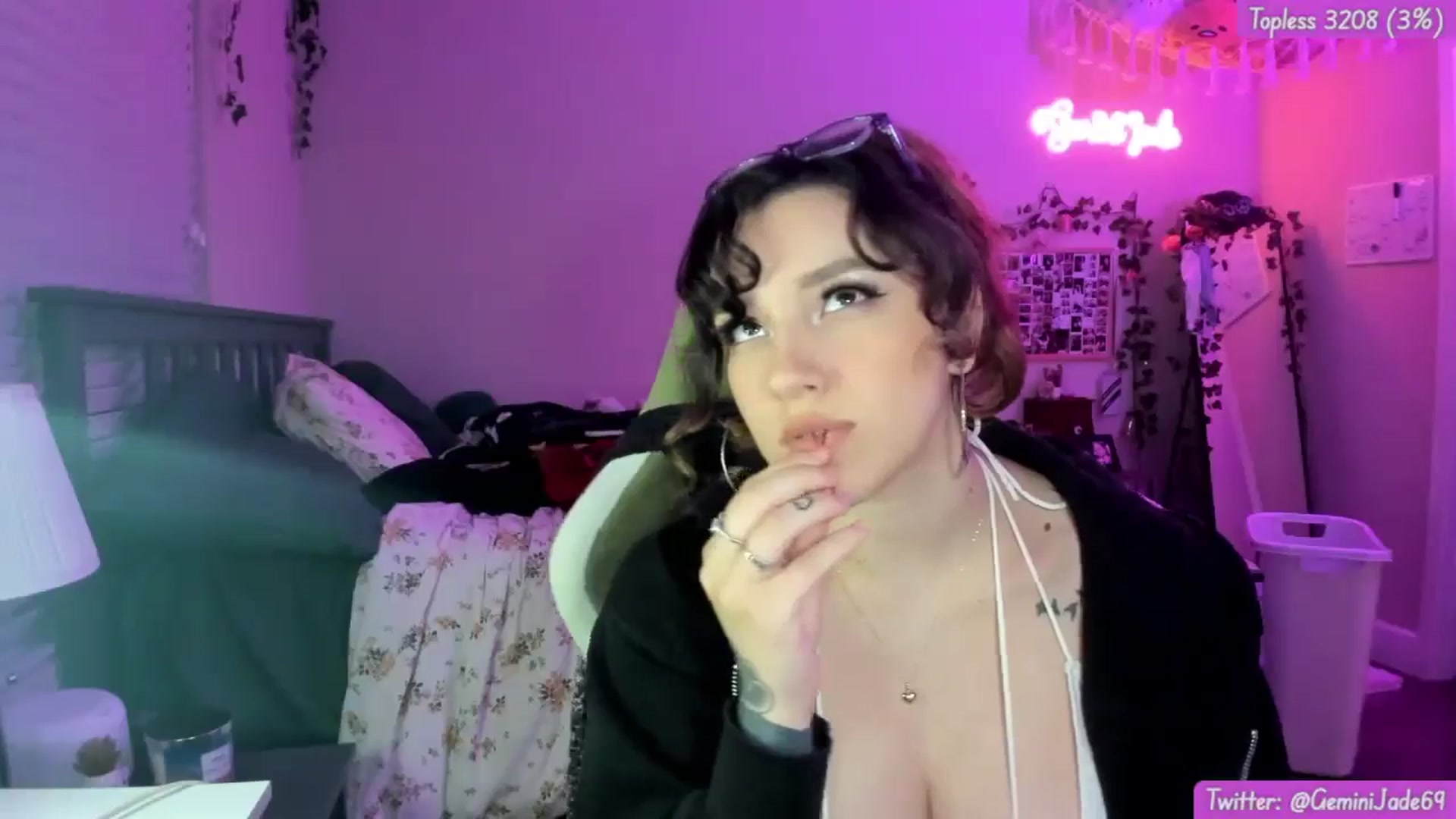 Gallery image thumbnail from GeminiJade69's myfreecams stream on, 06/26/2024, 06:28 image 9 of 20