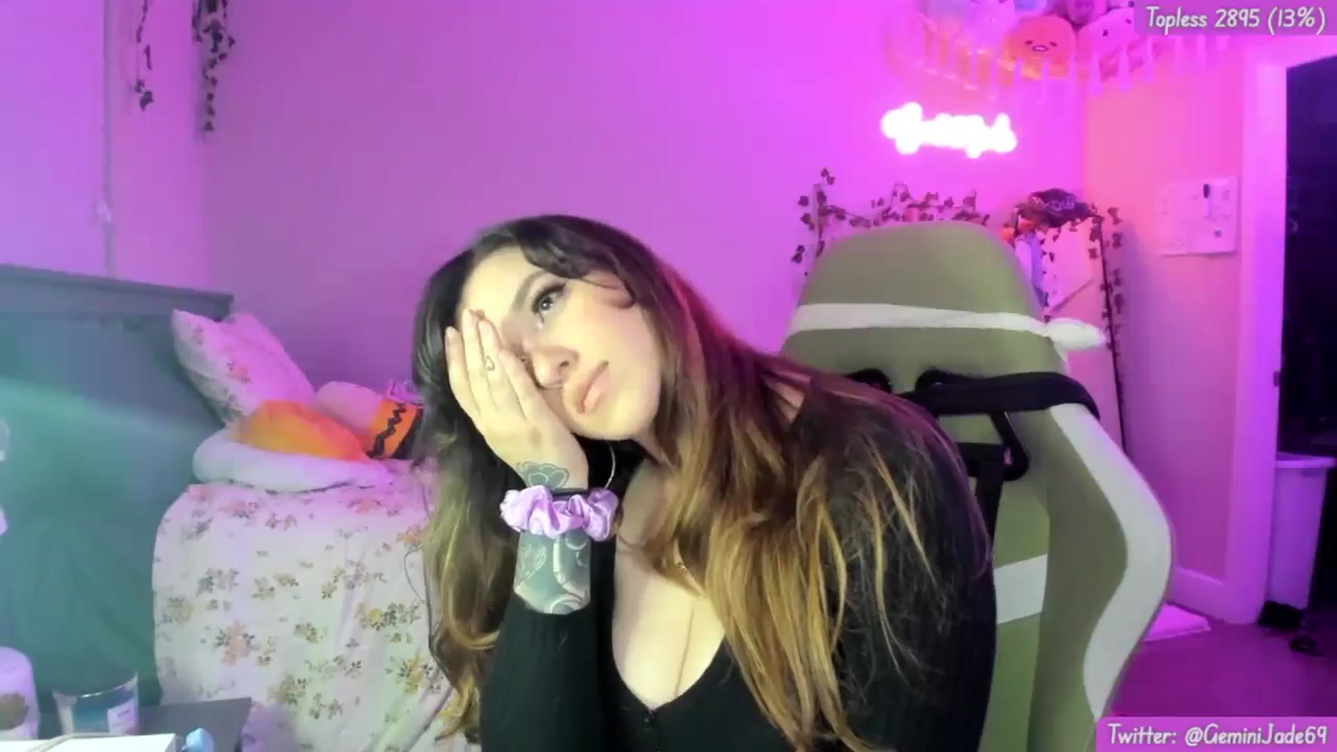 Gallery image thumbnail from GeminiJade69's myfreecams stream on, 06/30/2024, 06:19 image 5 of 20