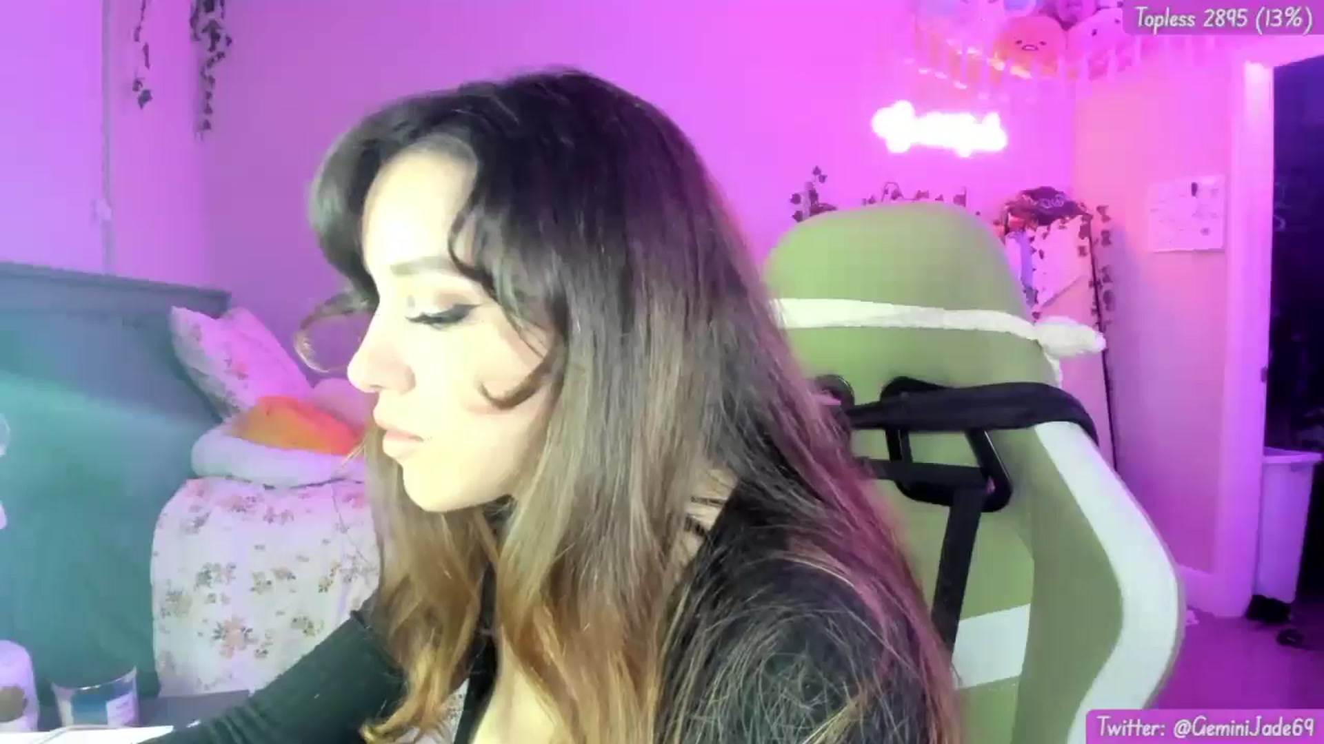 Gallery image thumbnail from GeminiJade69's myfreecams stream on, 06/30/2024, 06:19 image 8 of 20