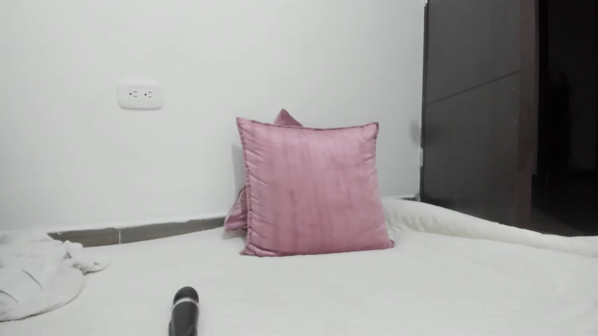 Gallery image thumbnail from Geminis_fire's myfreecams stream on, 01/02/2023, 09:44 image 19 of 20