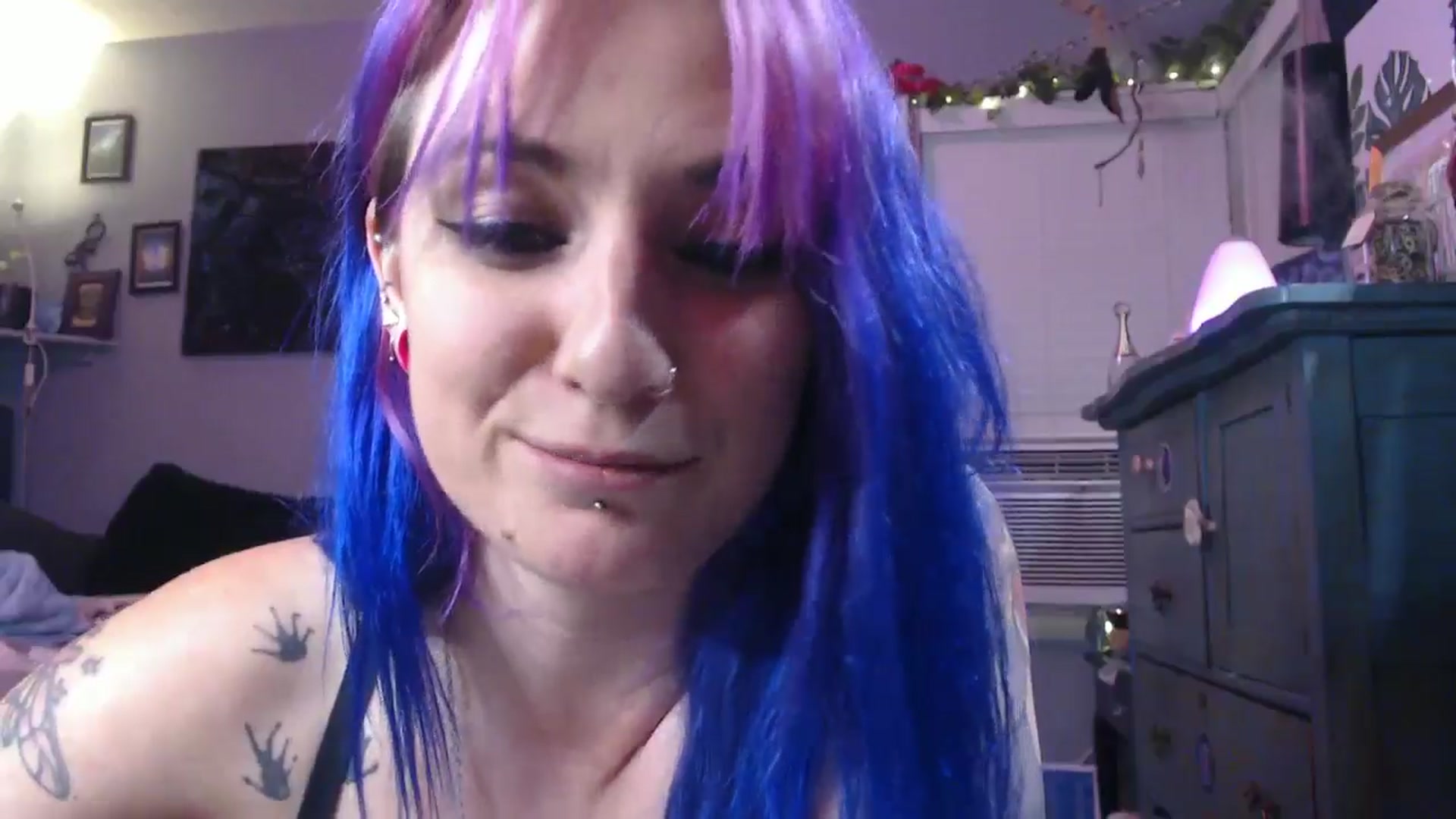 Gallery image thumbnail from GemmaFlame's myfreecams stream on, 06/21/2024, 06:39 image 17 of 20